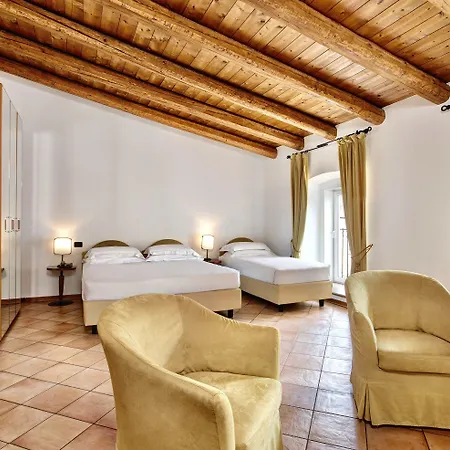 San Giusto Aparthotel 4*