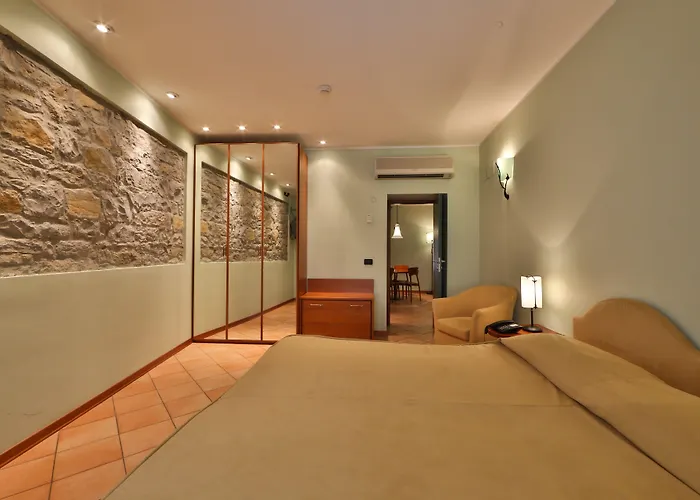 Lägenhetshotell San Giusto 4*